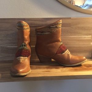 LF southwest bohemian tapestry leather boots